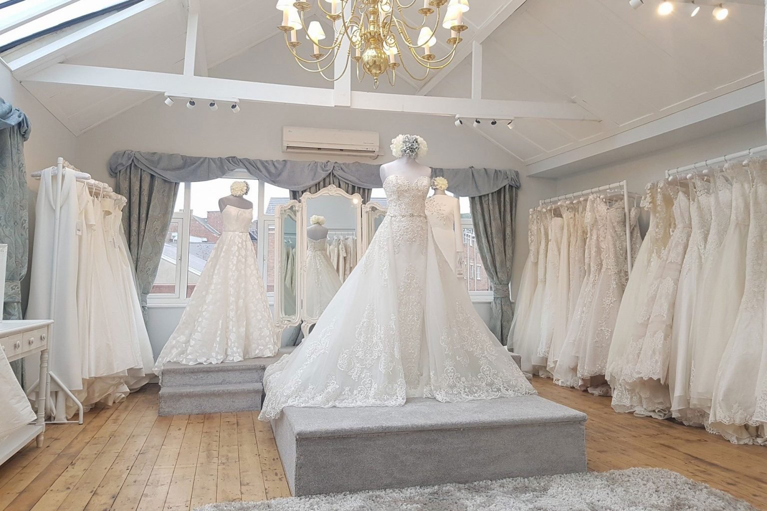 فساتين السهرة العالمية